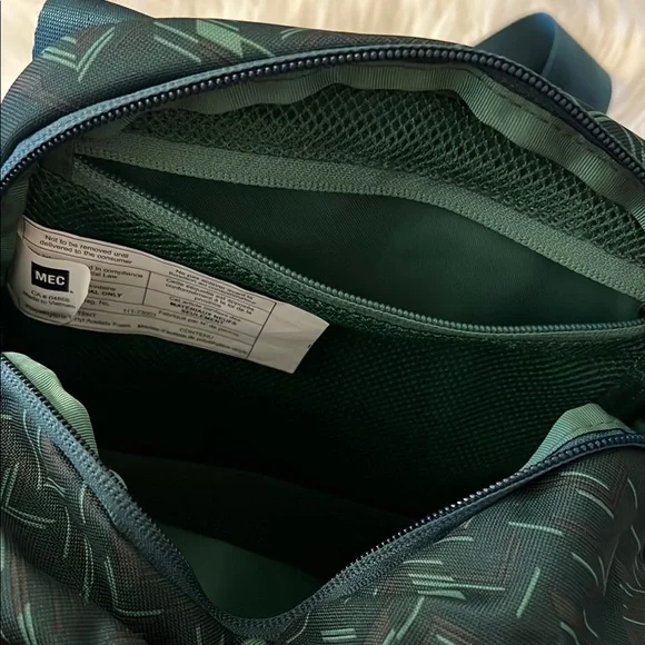 SOLD- MEC Dark Green Patterned Men's Belt Bag - Picture 3 of 5